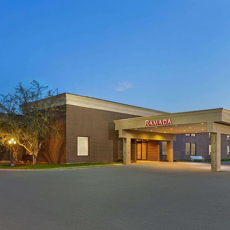מלון Ramada By Wyndham פרדריקטון מראה חיצוני תמונה