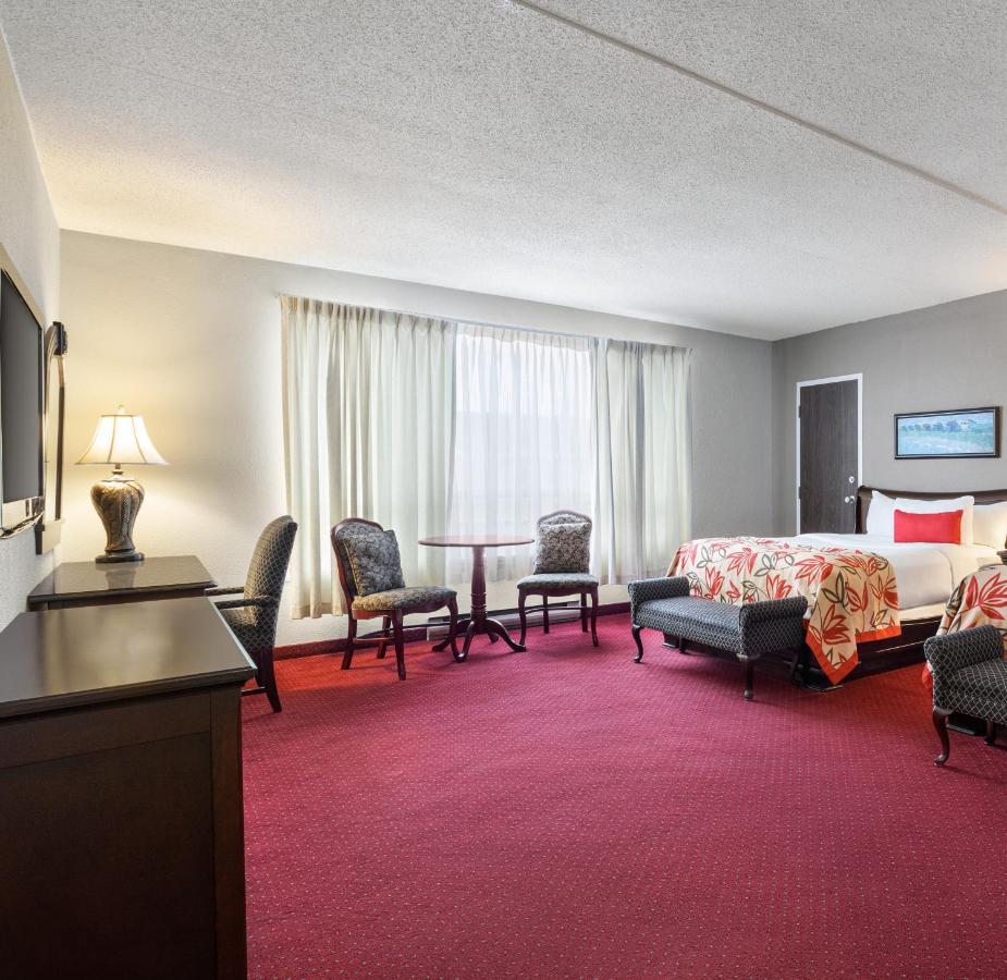 מלון Ramada By Wyndham פרדריקטון מראה חיצוני תמונה