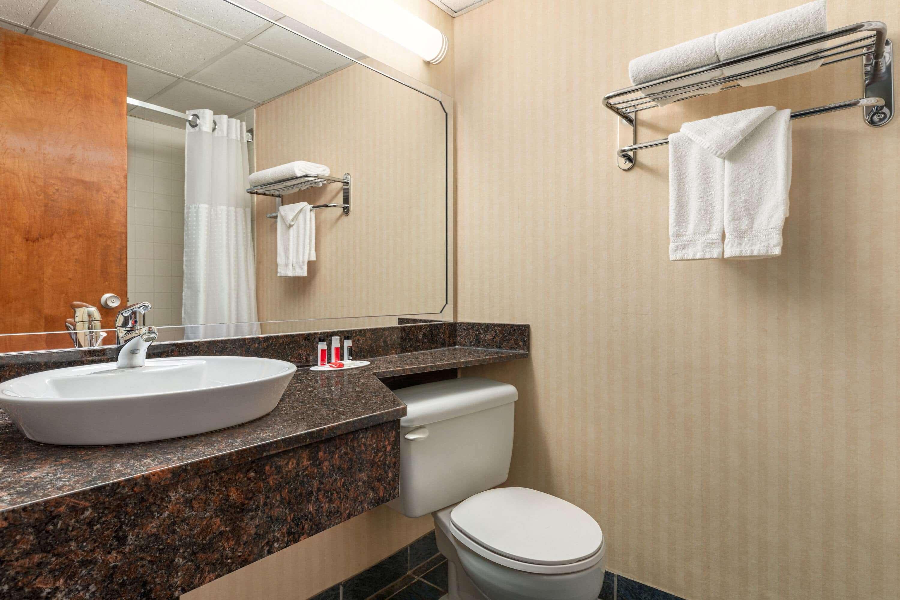 מלון Ramada By Wyndham פרדריקטון מראה חיצוני תמונה
